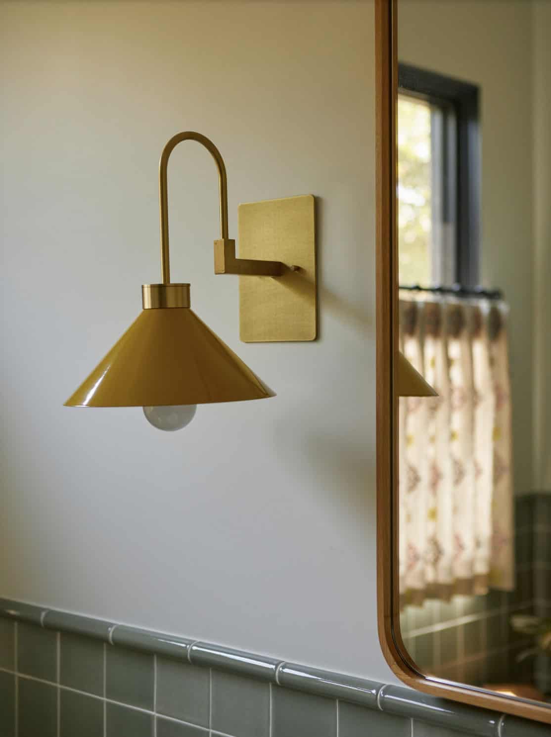 beach-style-powder-room-wall-sconce-detail