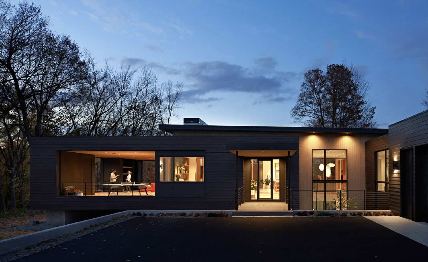 mid-century-modern-home-exterior-at-dusk