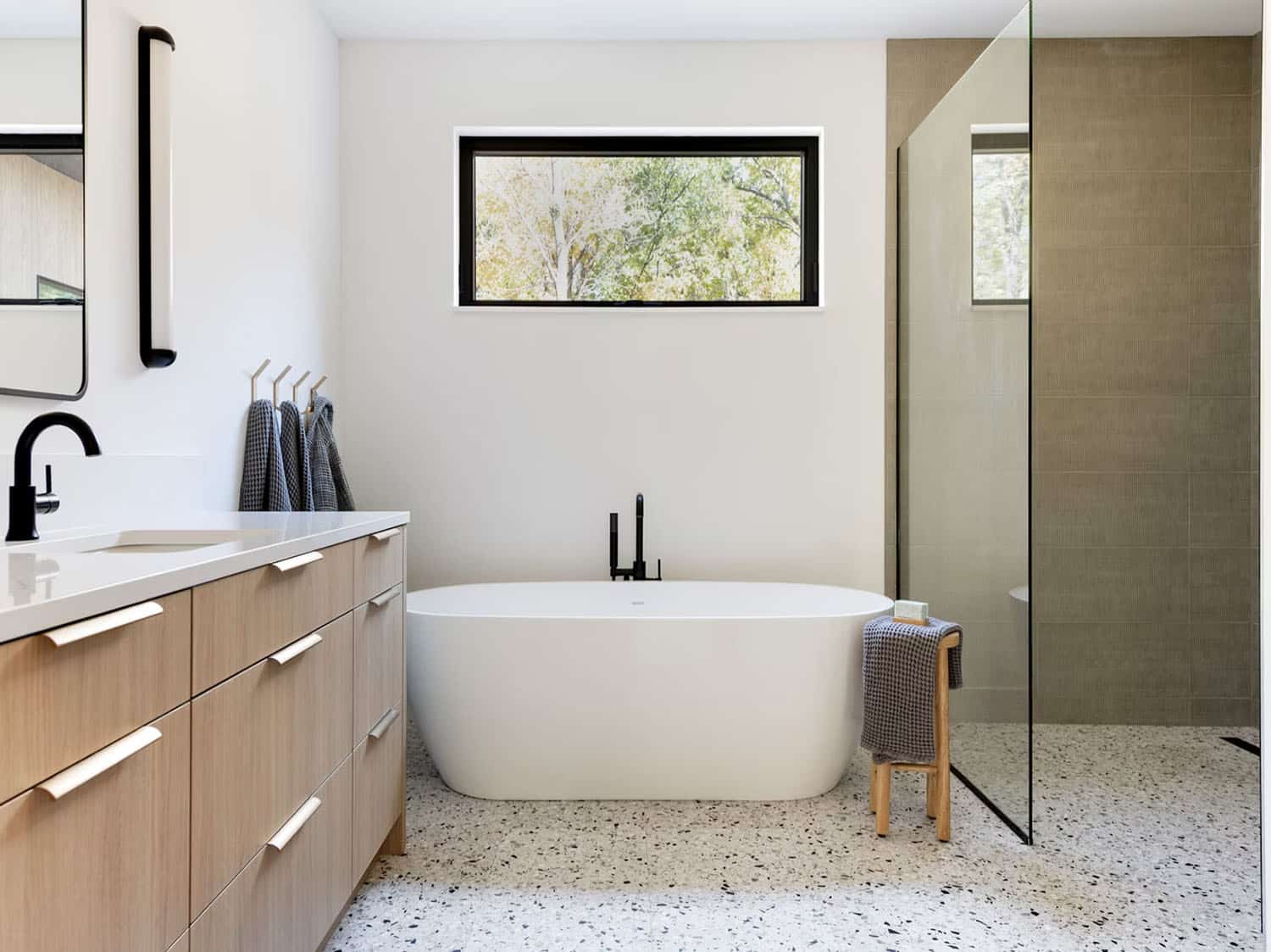 mid-century-modern-bathroom