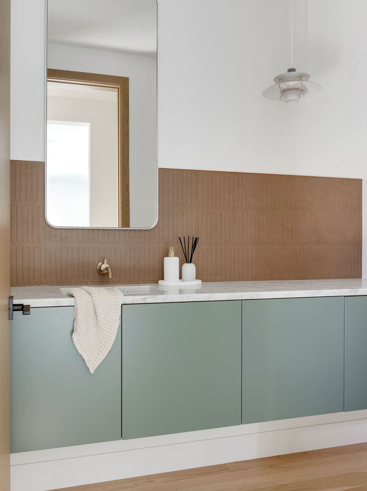 mid-century-modern-bathroom-vanity