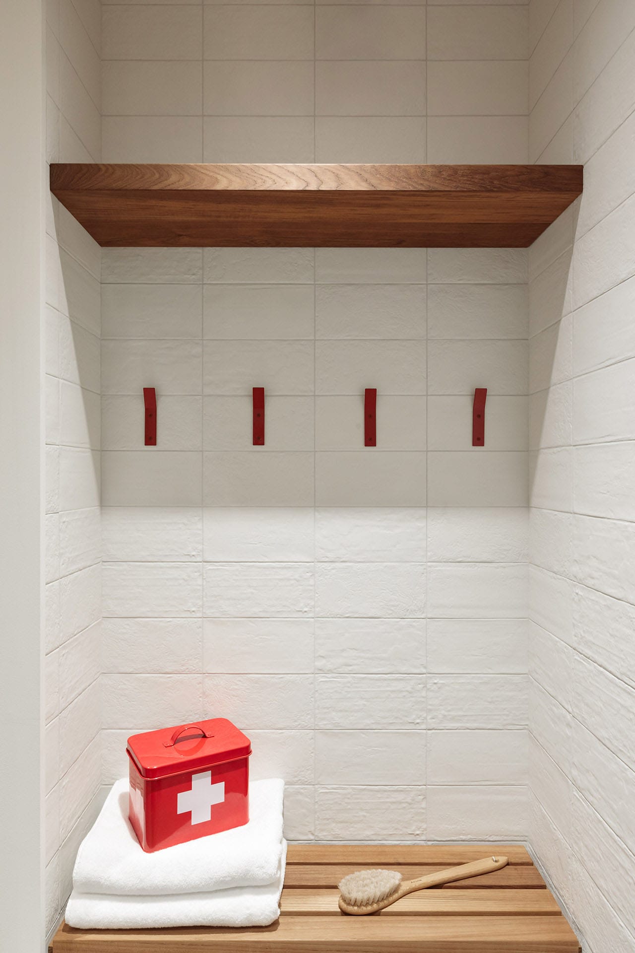 mid-century-modern-bathroom-shower