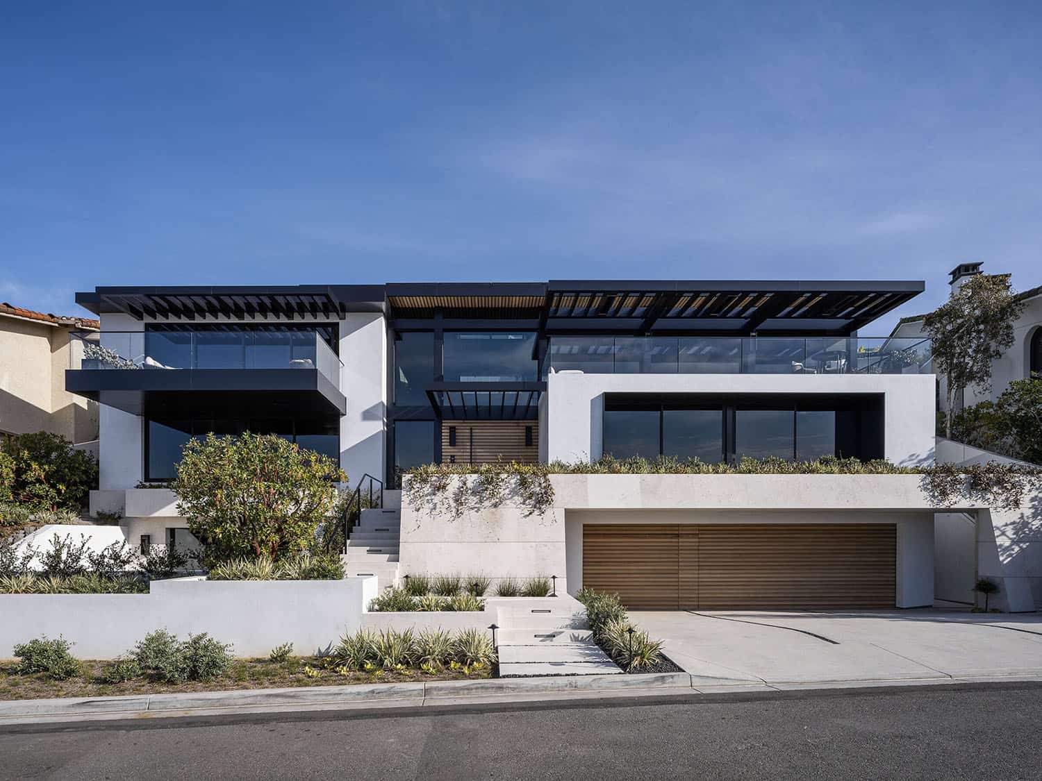 modern-beach-house-exterior