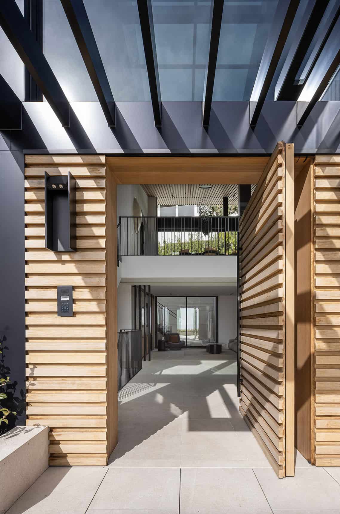 modern-beach-house-exterior-entry