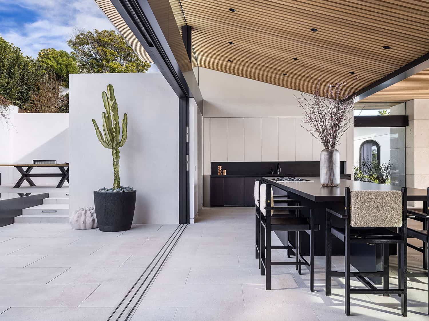 modern-dining-room