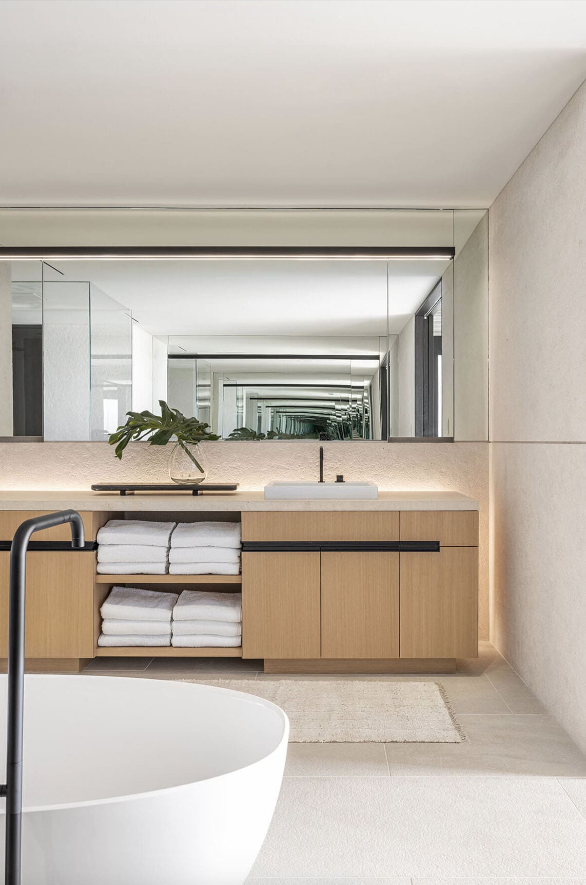 modern-spa-like-bathroom-vanity
