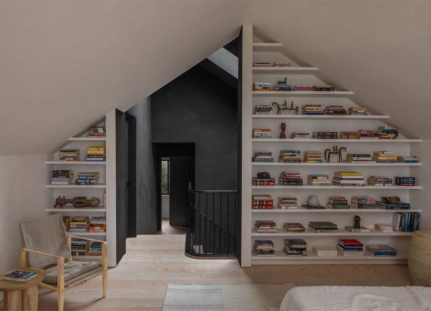 modern-bedroom-with-bookshelves