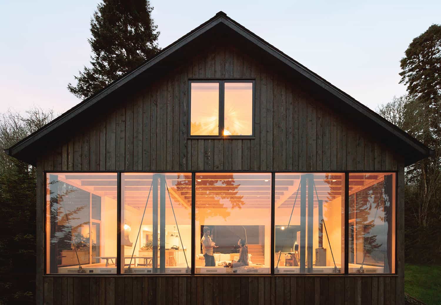 modern-cabin-exterior-at-dusk