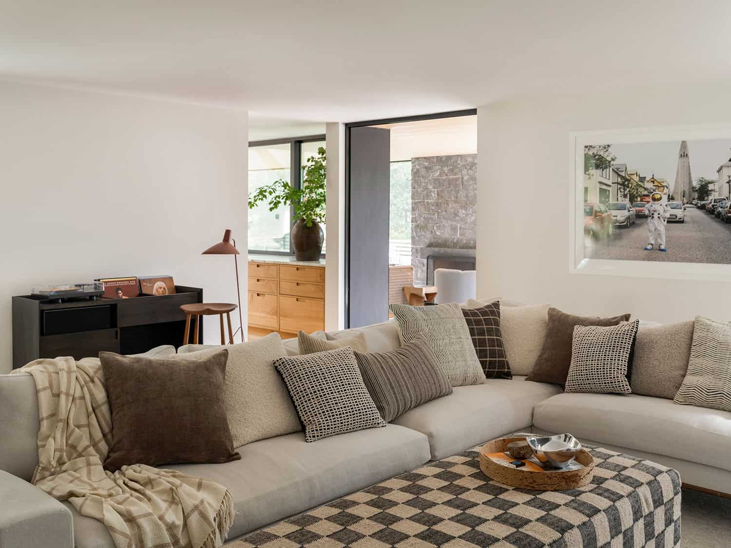 modern-family-room