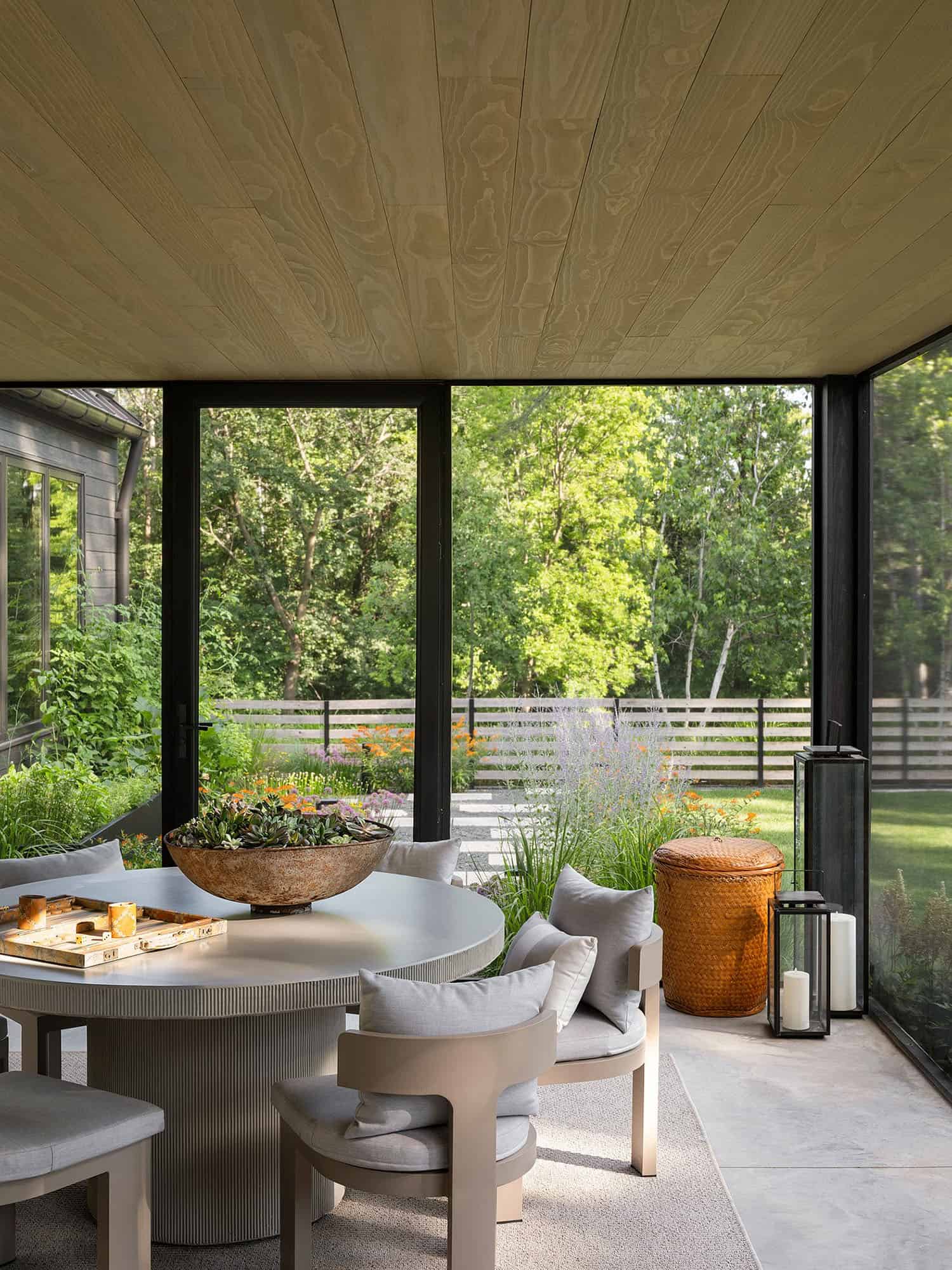 modern-screened-porch-with-outdoor-dining