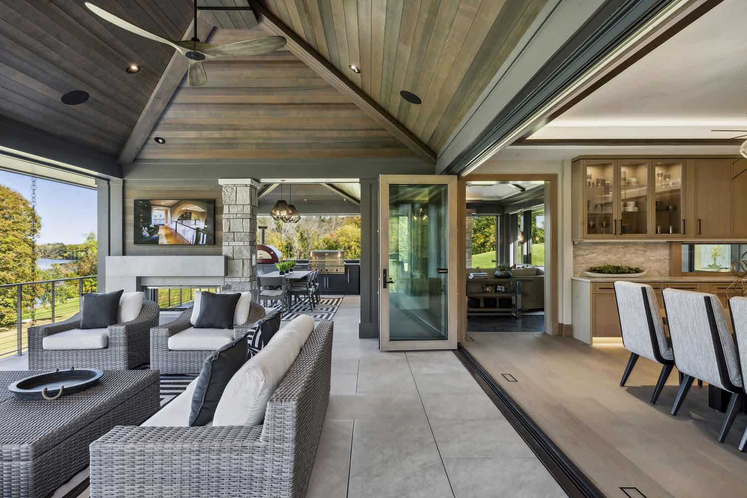 modern-screened-porch-with-outdoor-furniture