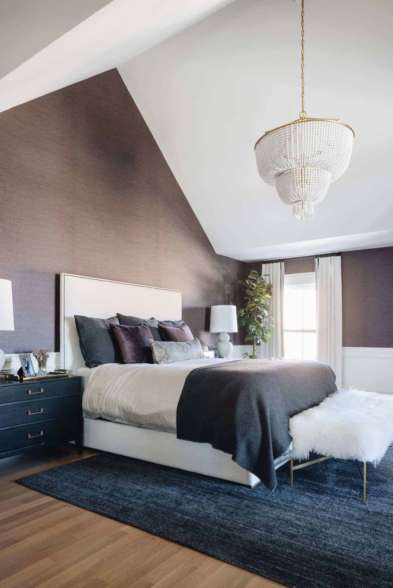 contemporary-bedroom-with-a-large-chandelier