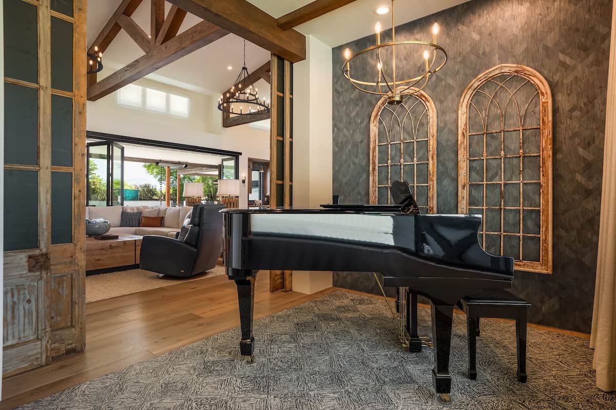 rustic-piano-room