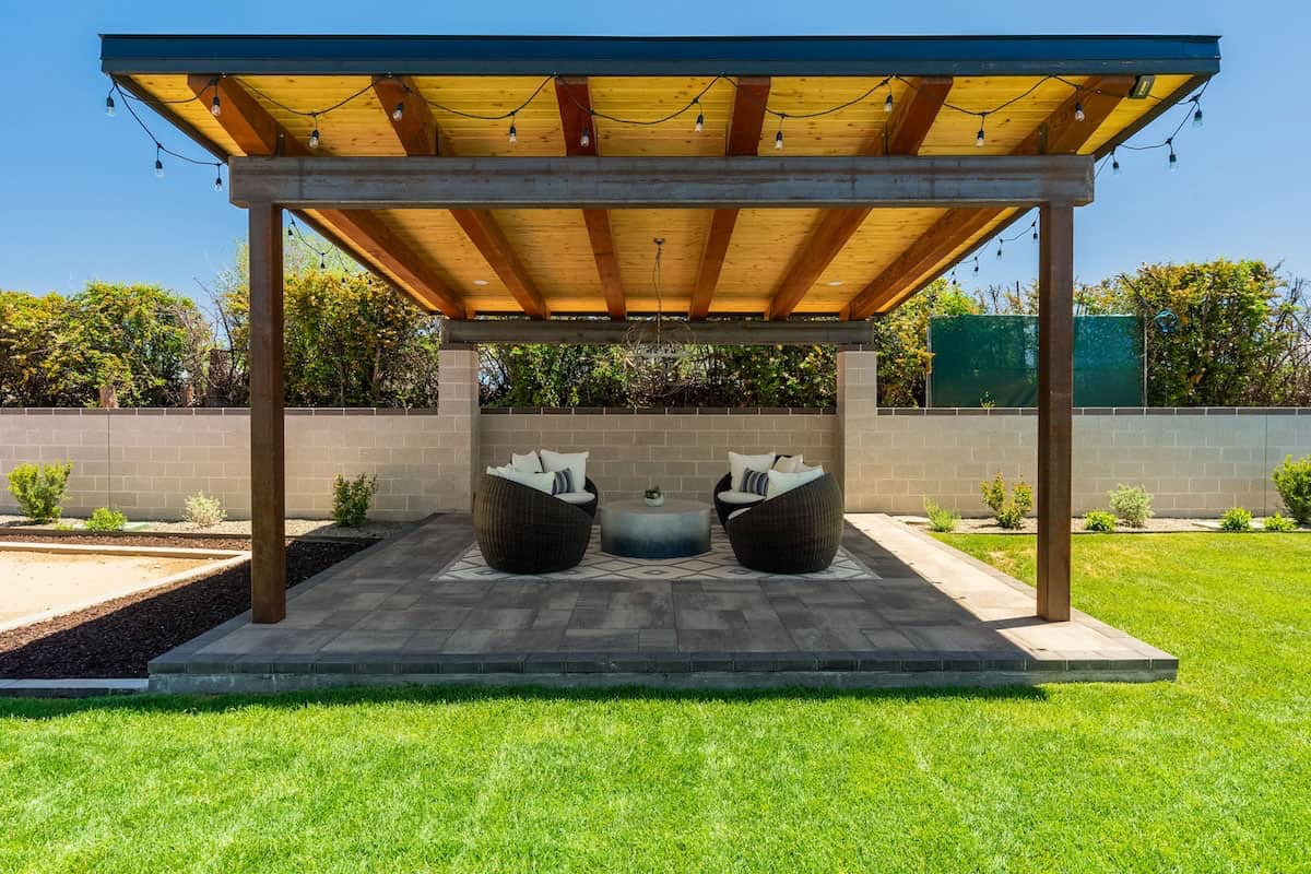 ranch-house-with-a-pergola