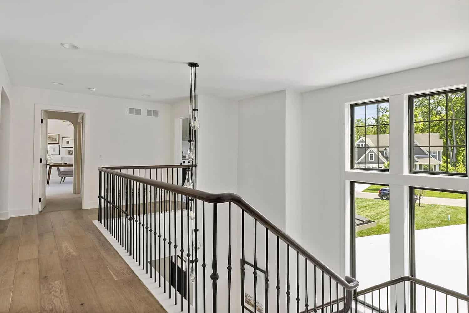 contemporary-staircase-hallway