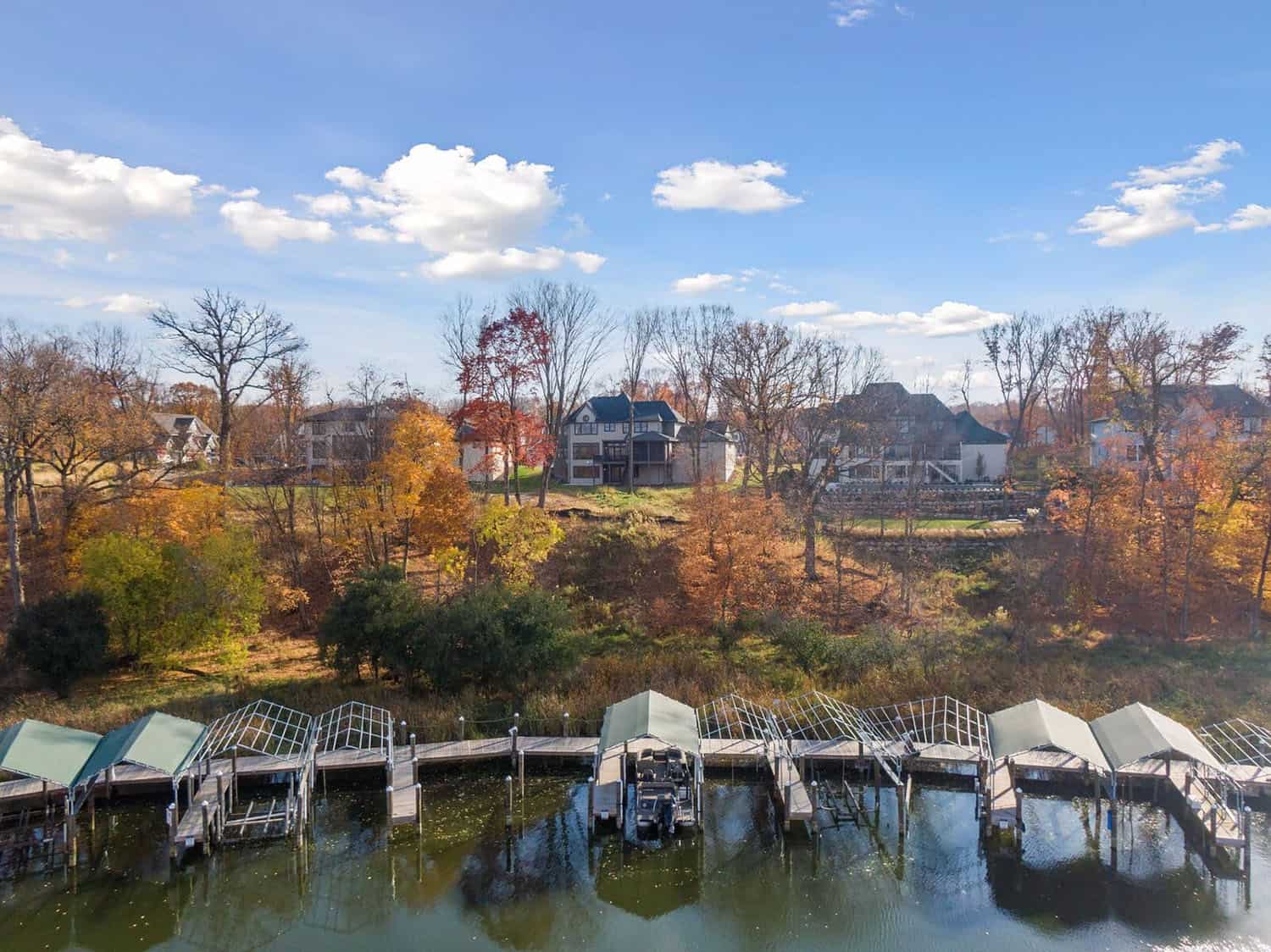 old-word-lake-house-exterior-lake-view