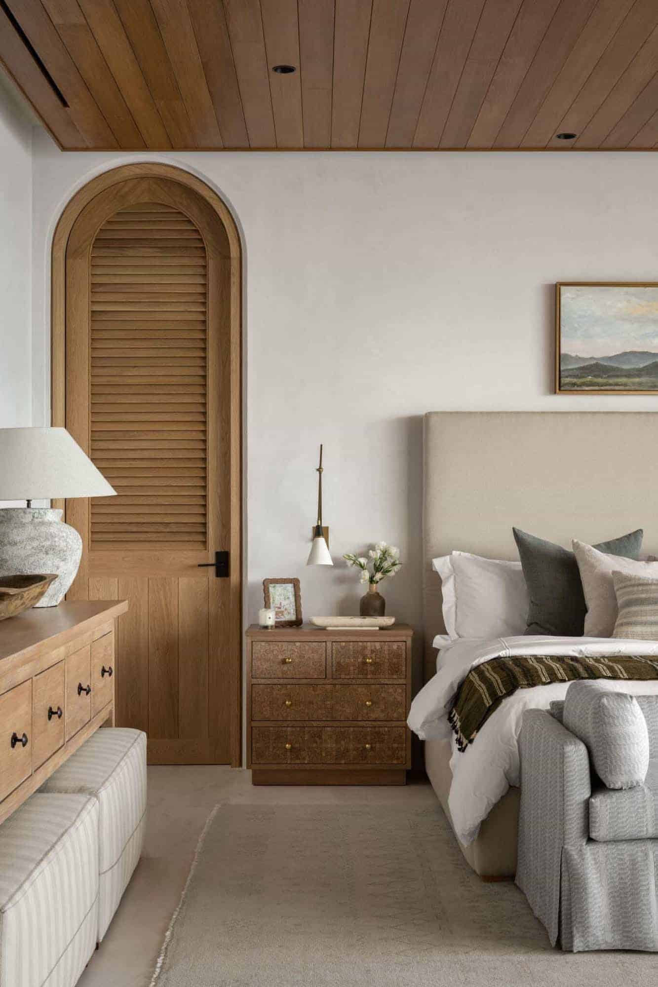 organic-modern-coastal-style-bedroom