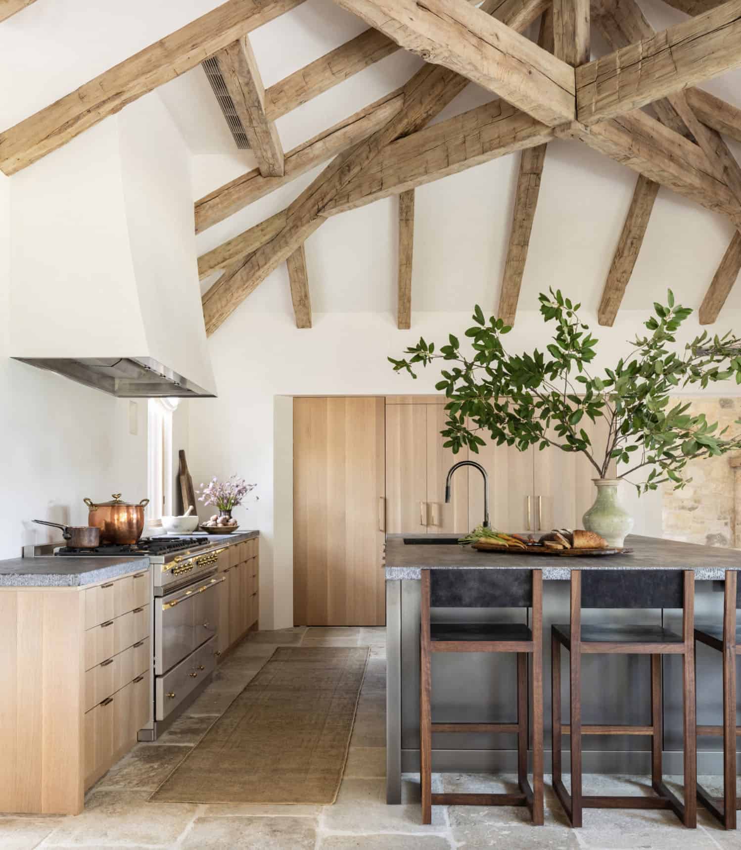 rustic-modern-kitchen-with-wood-ceiling-beams