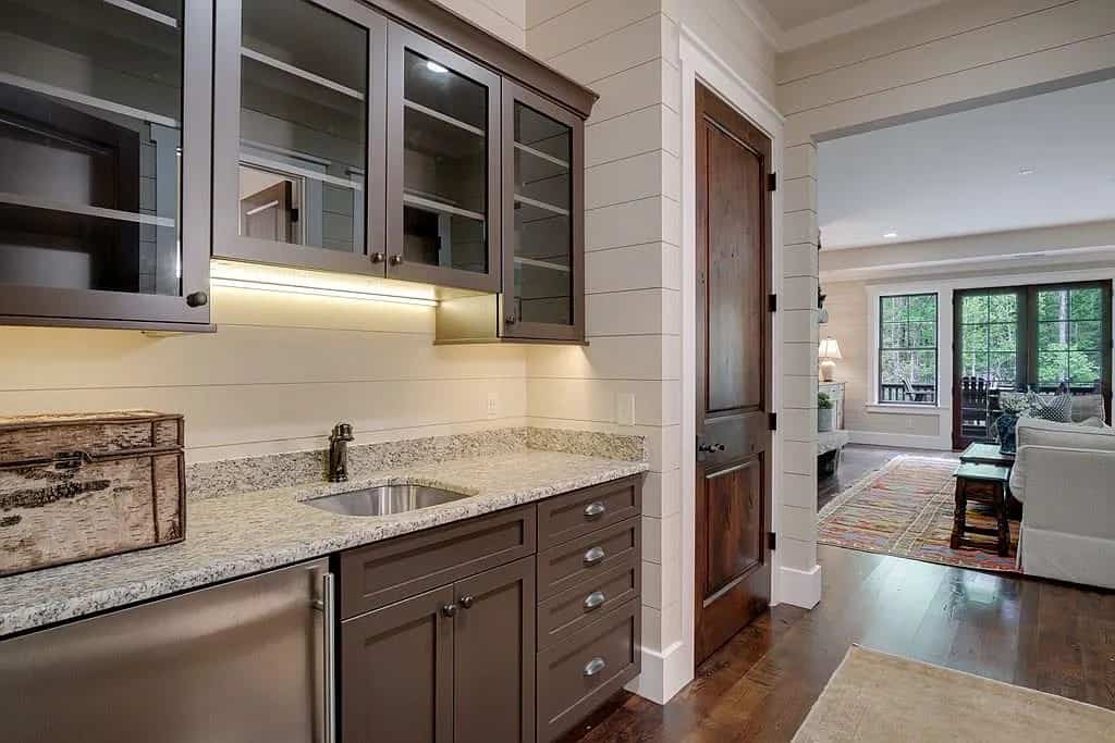 modern-rustic-kitchen-pantry