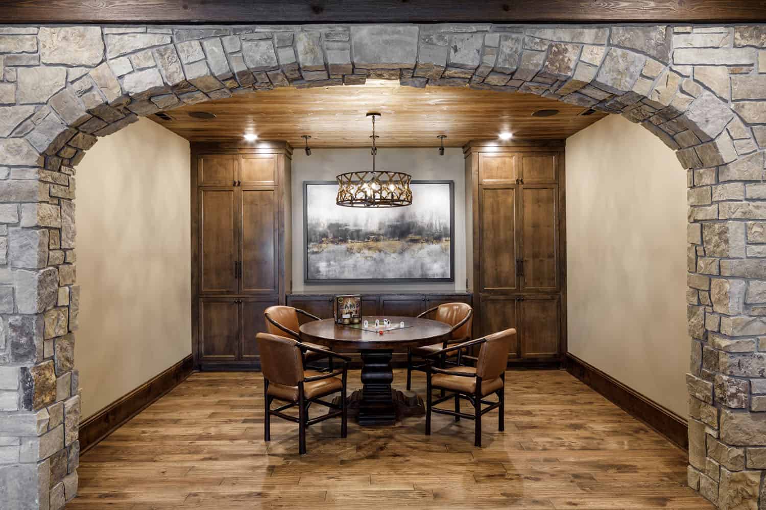 rustic-family-room-with-a-card-table