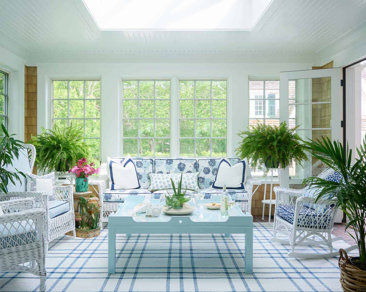 beach-style-sunroom-with-a-skylight