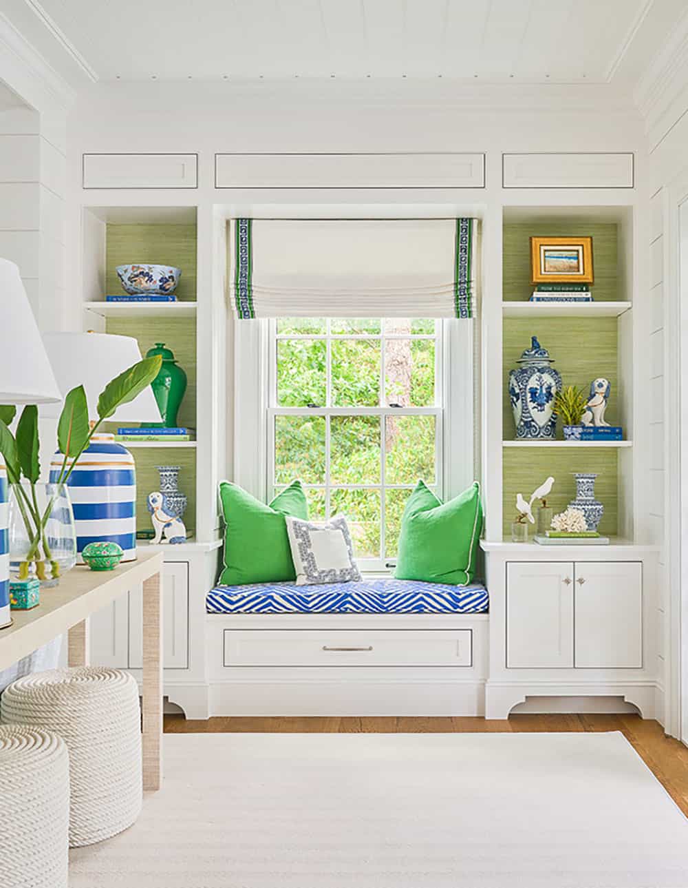 beach-style-living-room-with-a-built-in-window-seat