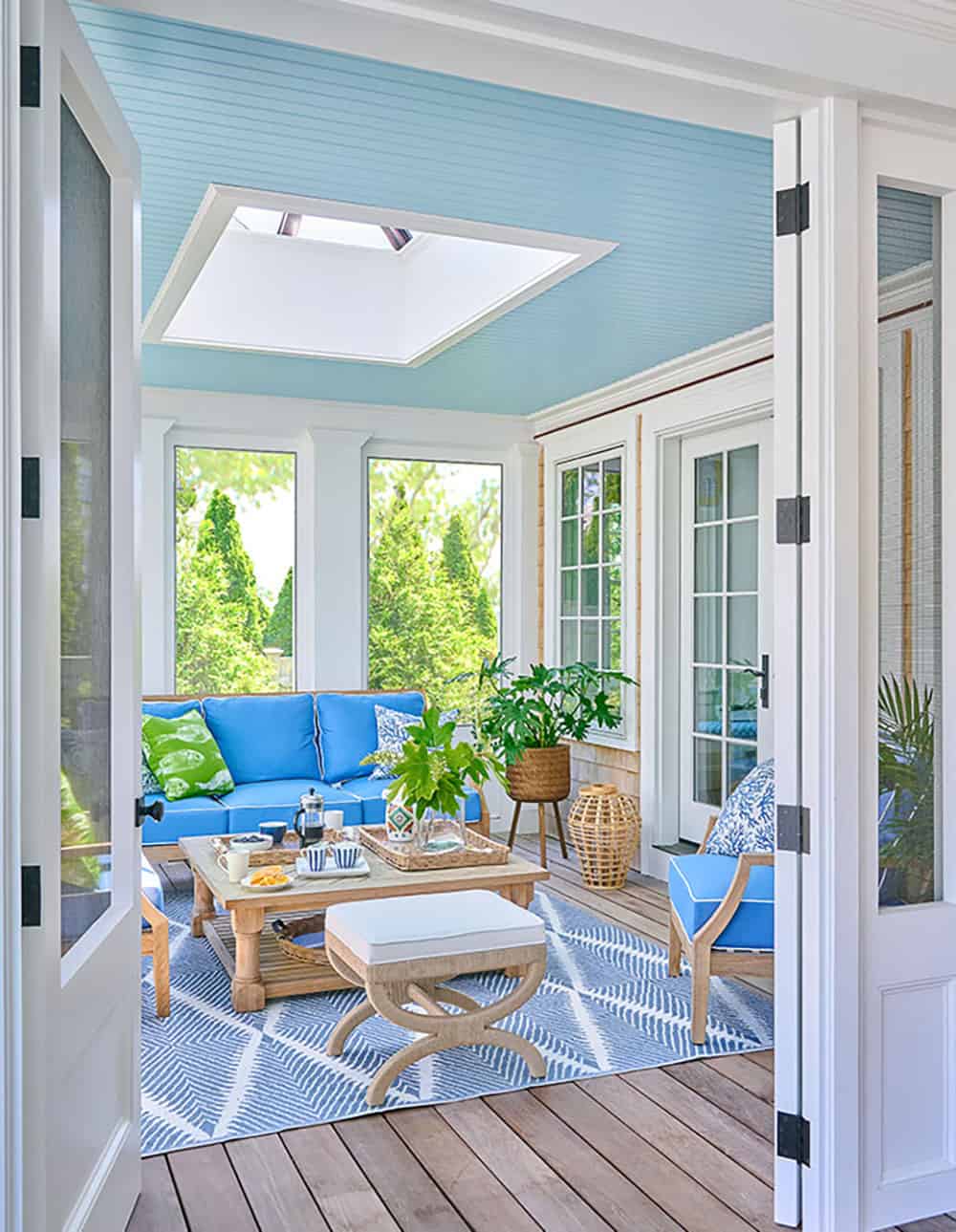 beach-style-sunroom-with-a-skylight