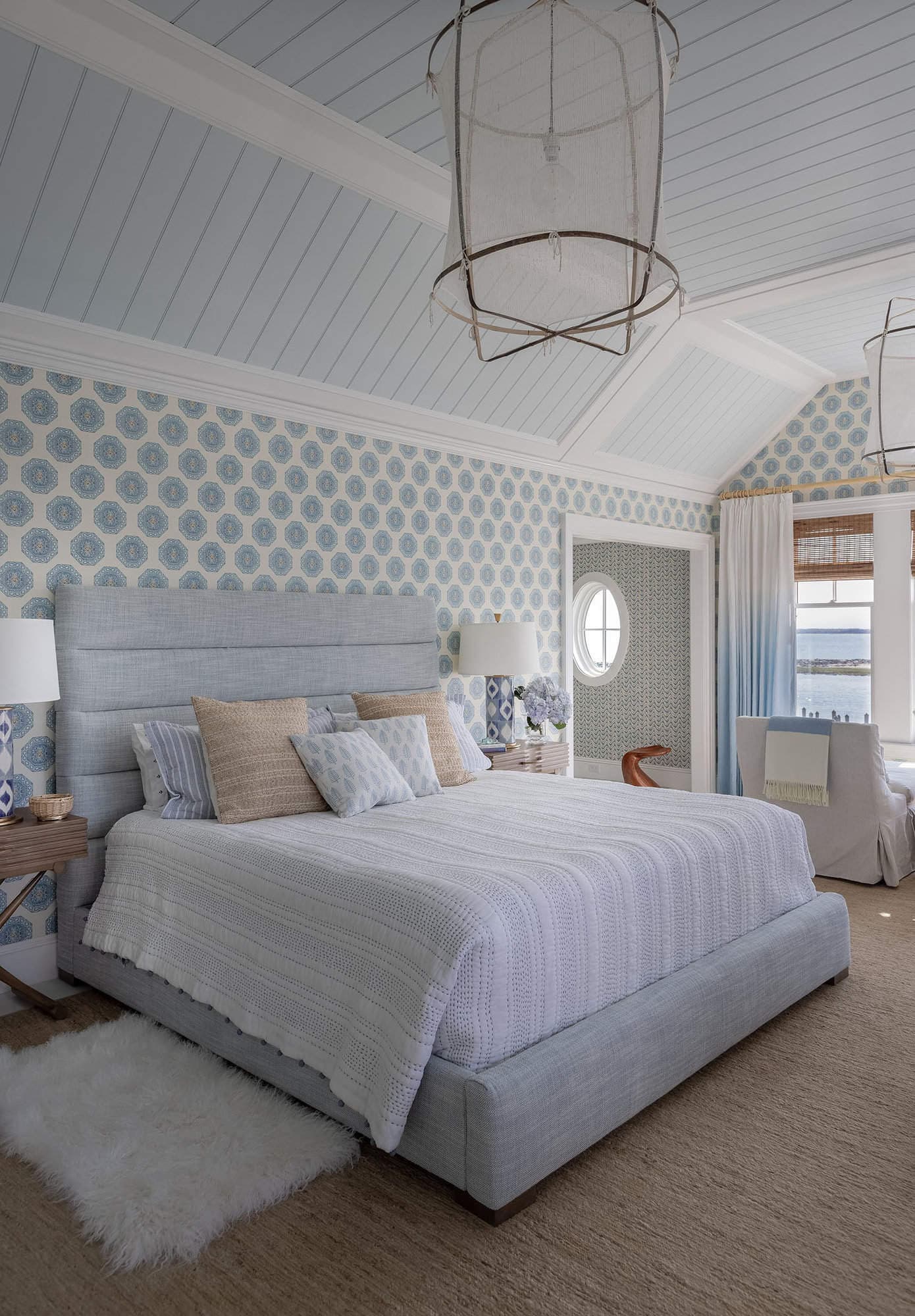 beach-style-bedroom