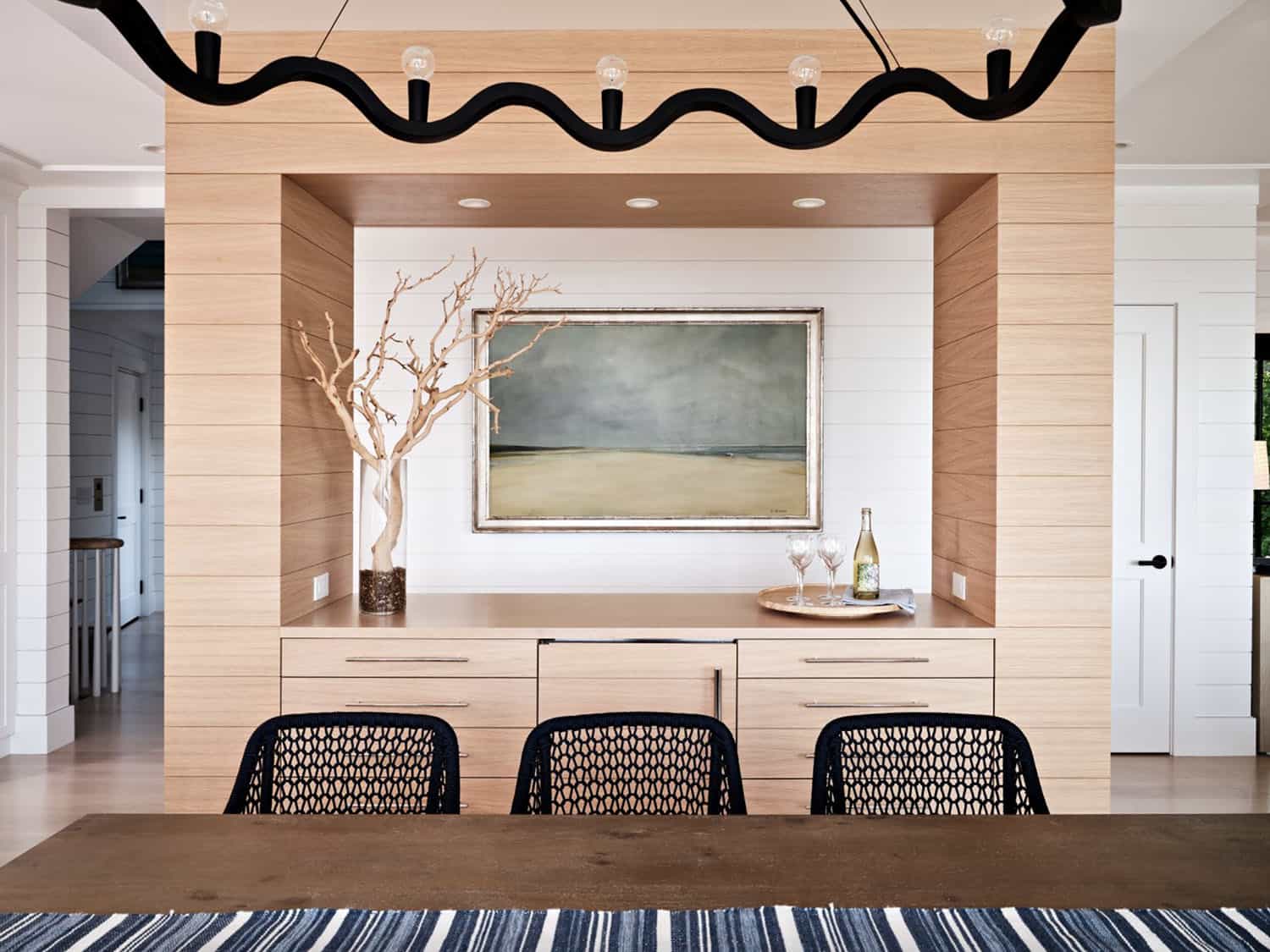 beach-style-dining-room