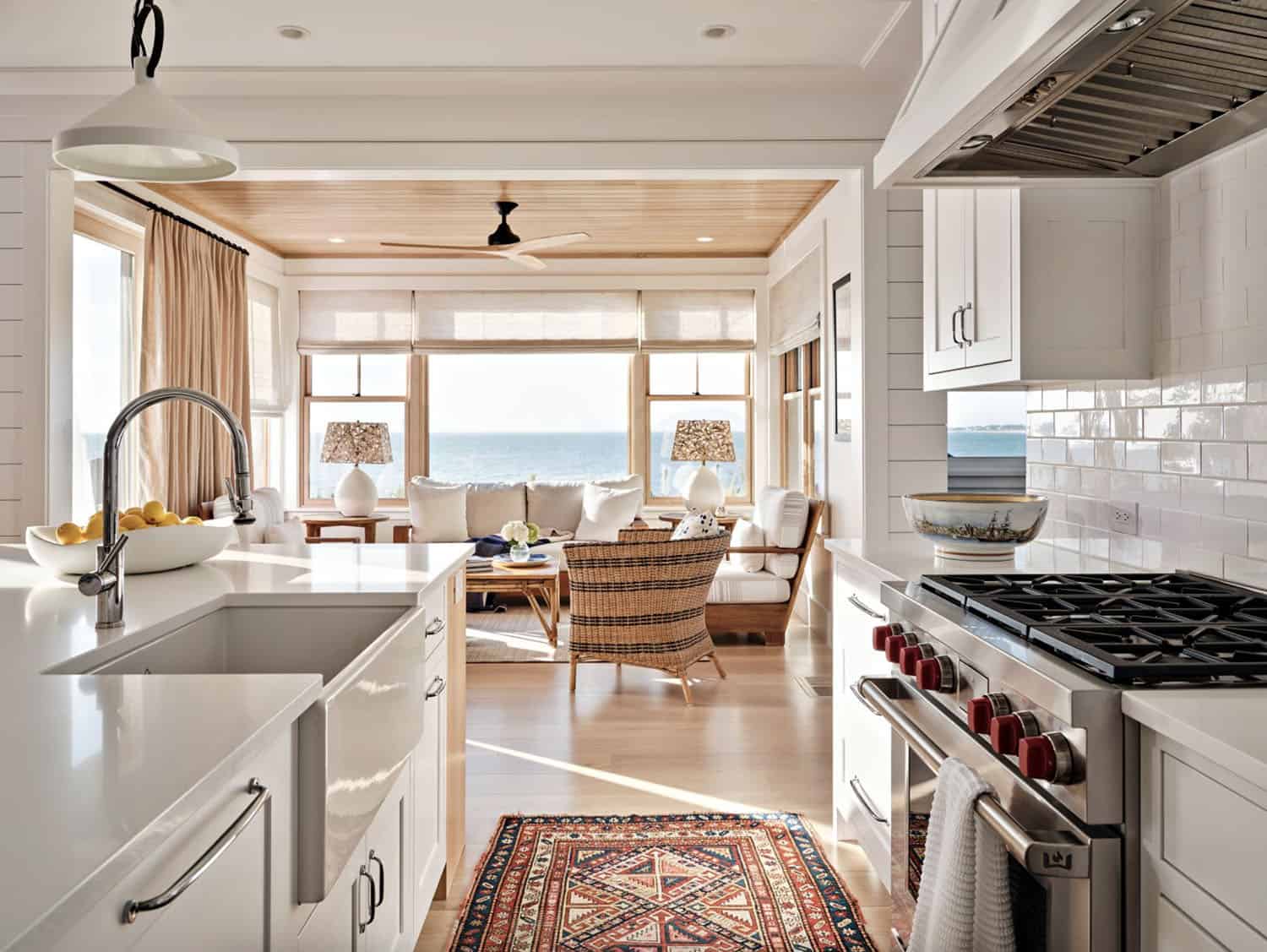 beach-style-kitchen