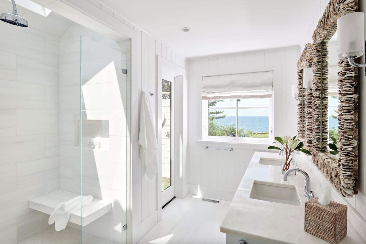 beach-style-bathroom