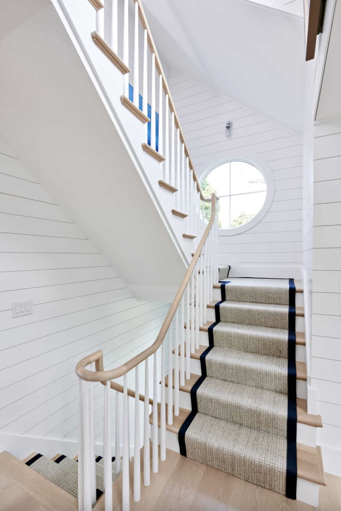 beach-style-staircase