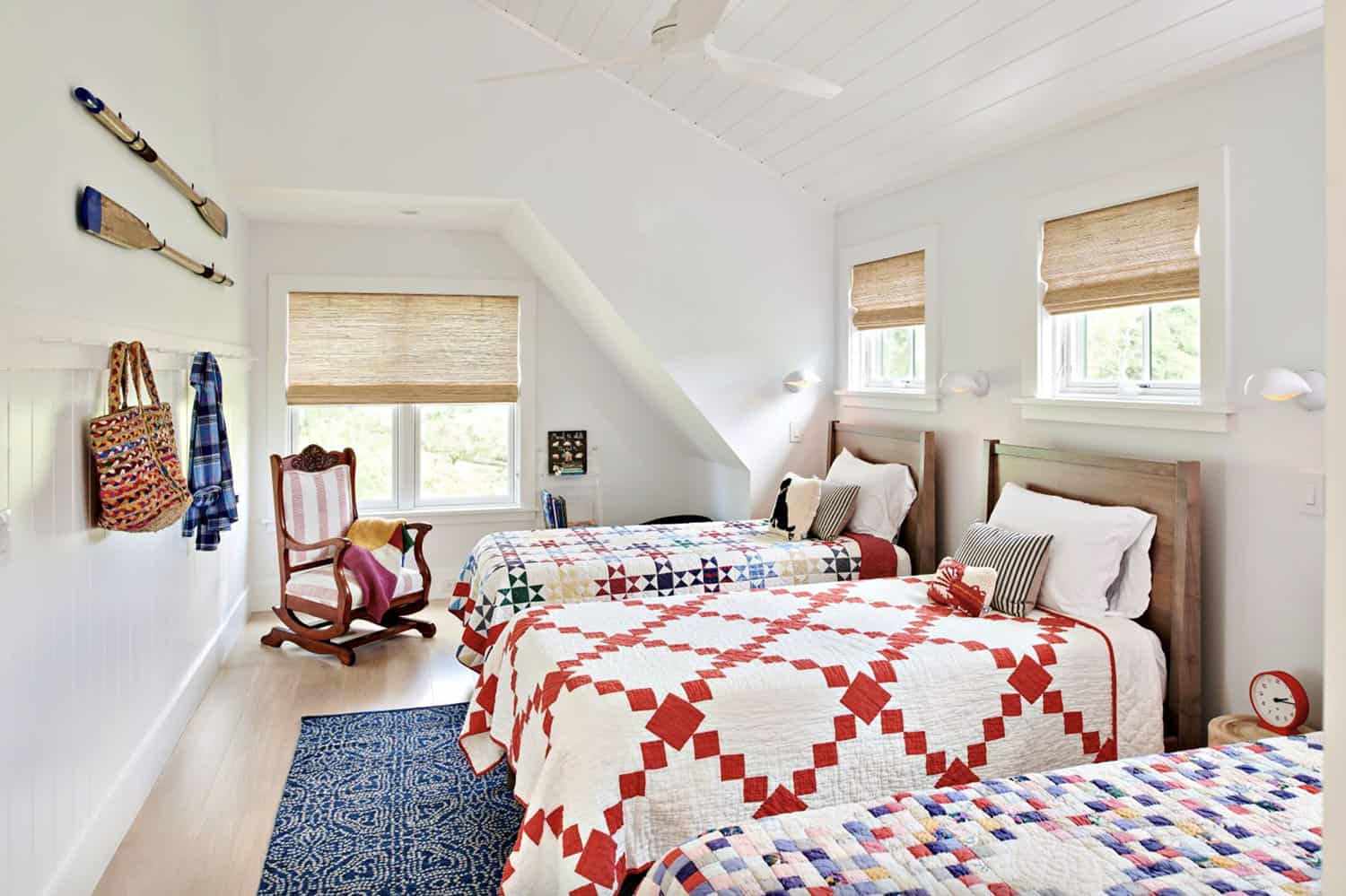 beach-style-guest-bedroom