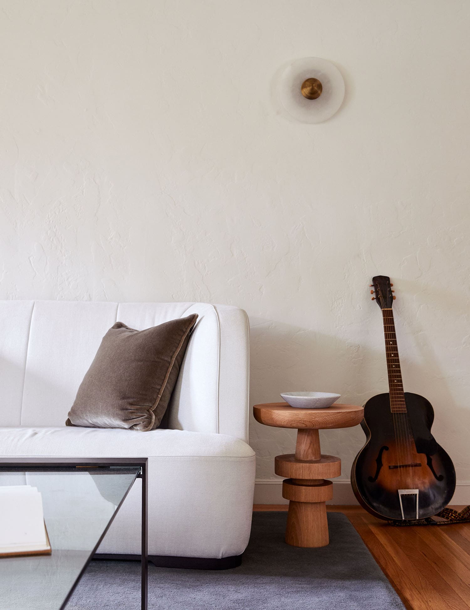 spanish-mediterranean-style-living-room