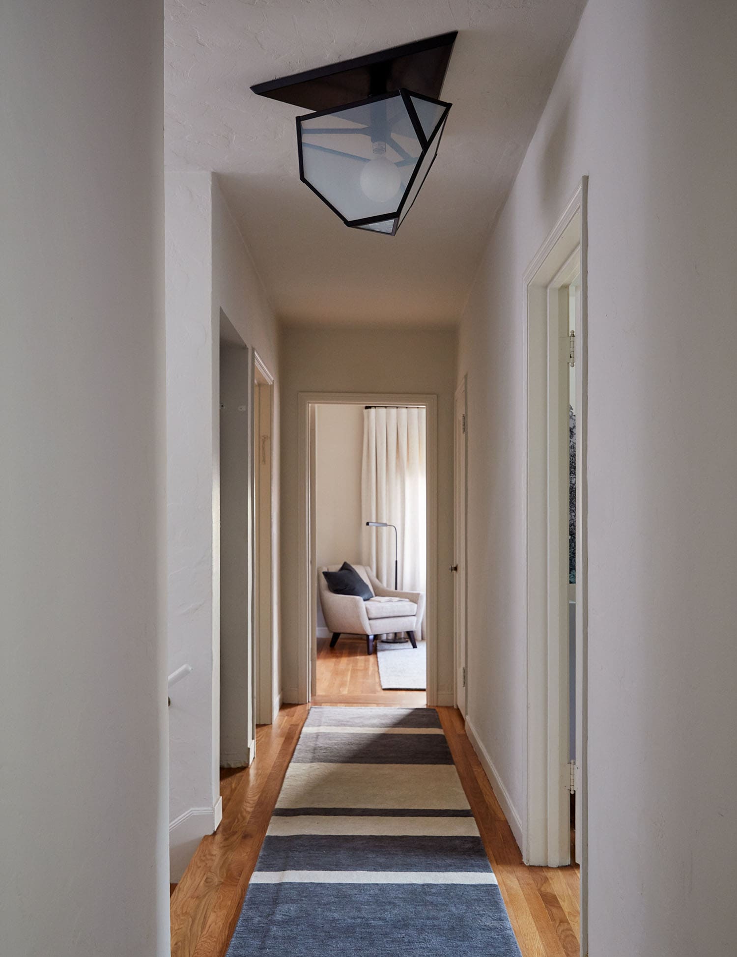 spanish-mediterranean-style-hallway