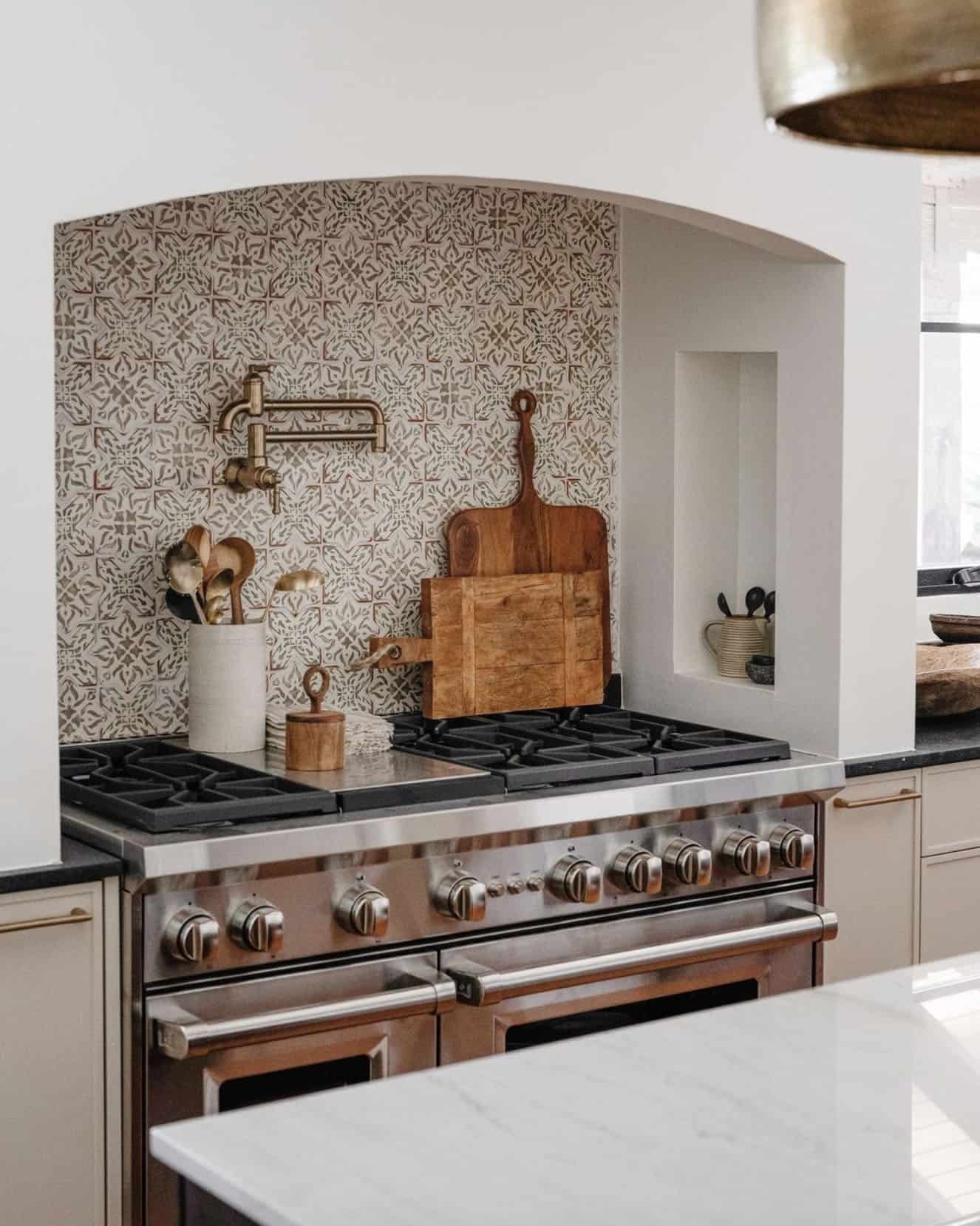 Spanish-revival-kitchen-range-and-backsplash-detail