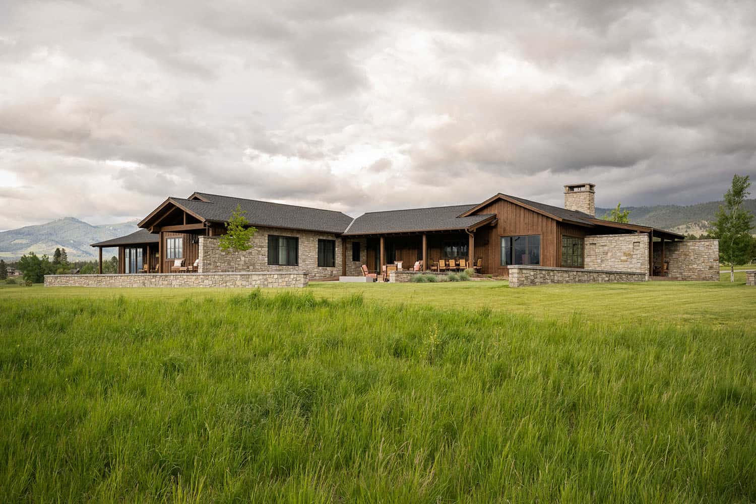 montana-hill-country-home-exterior