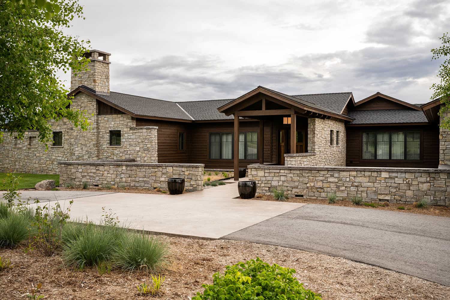 montana-hill-country-home-exterior