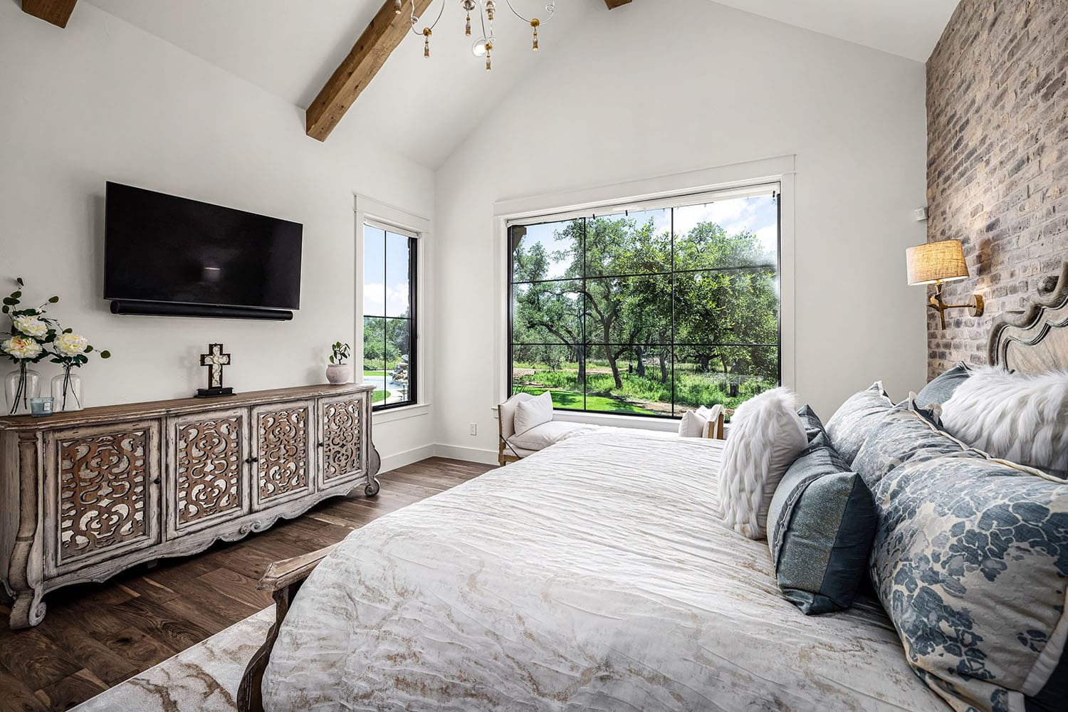 rustic-modern-bedroom