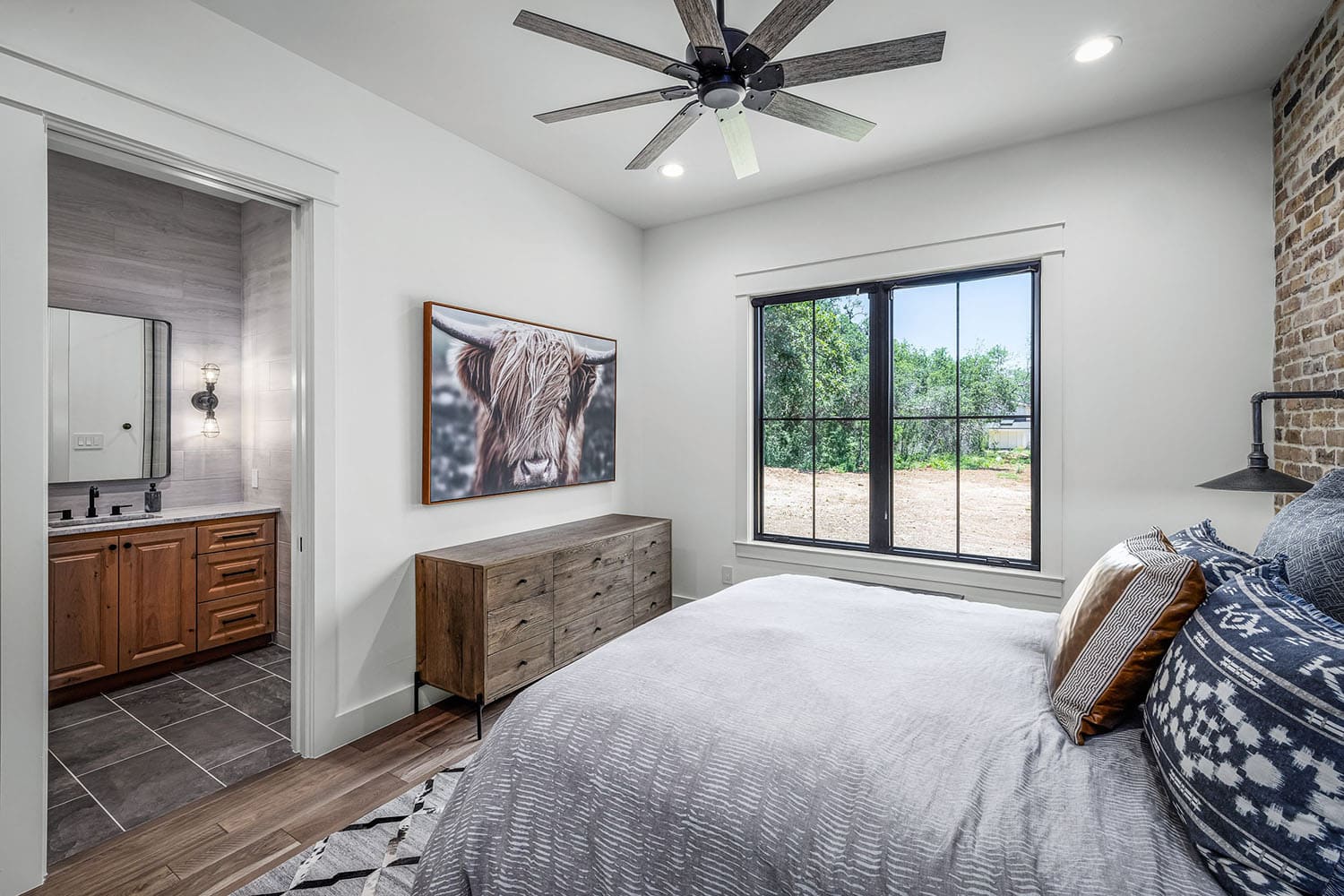 rustic-modern-bedroom