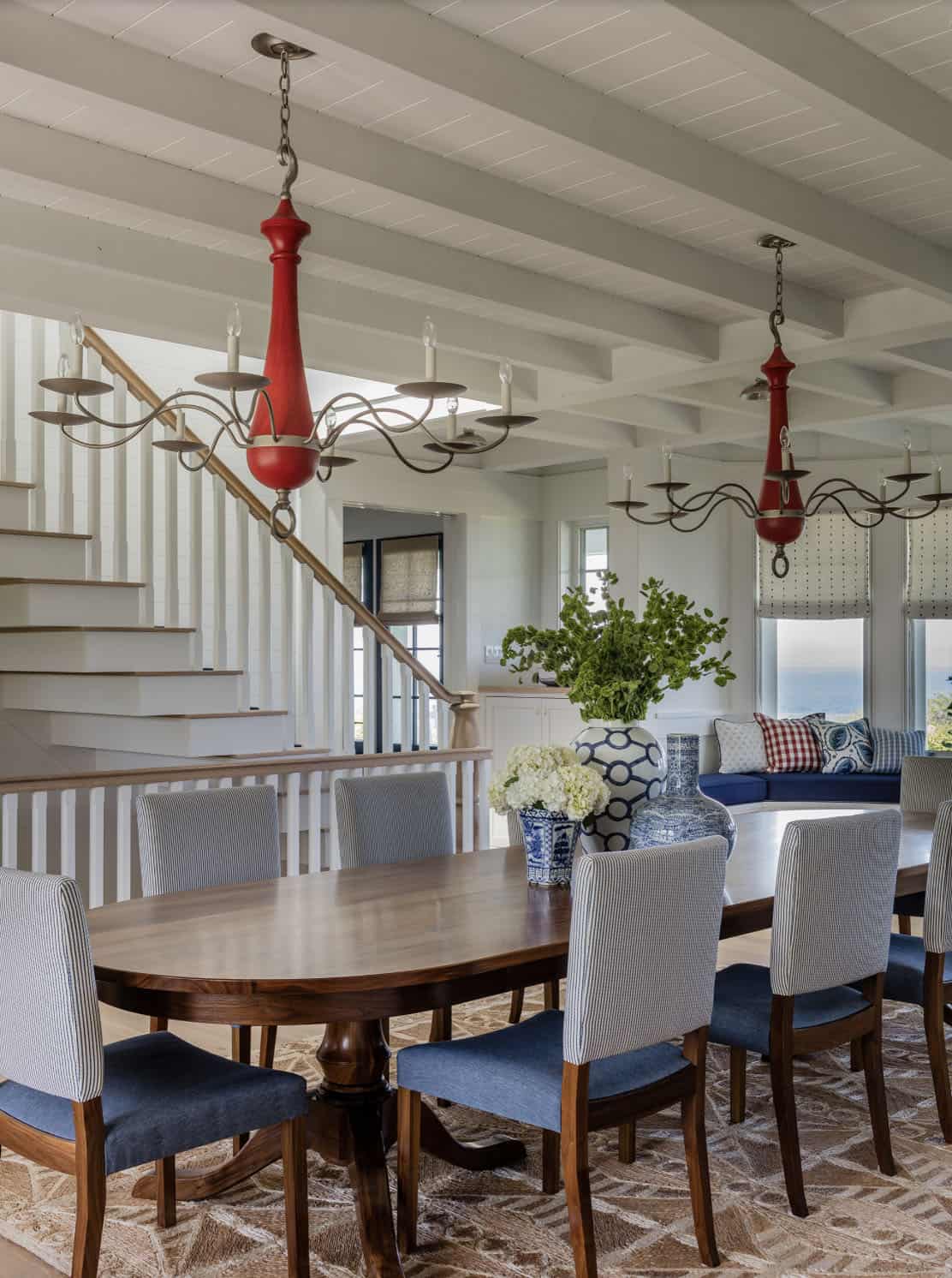 beach-style-dining-room