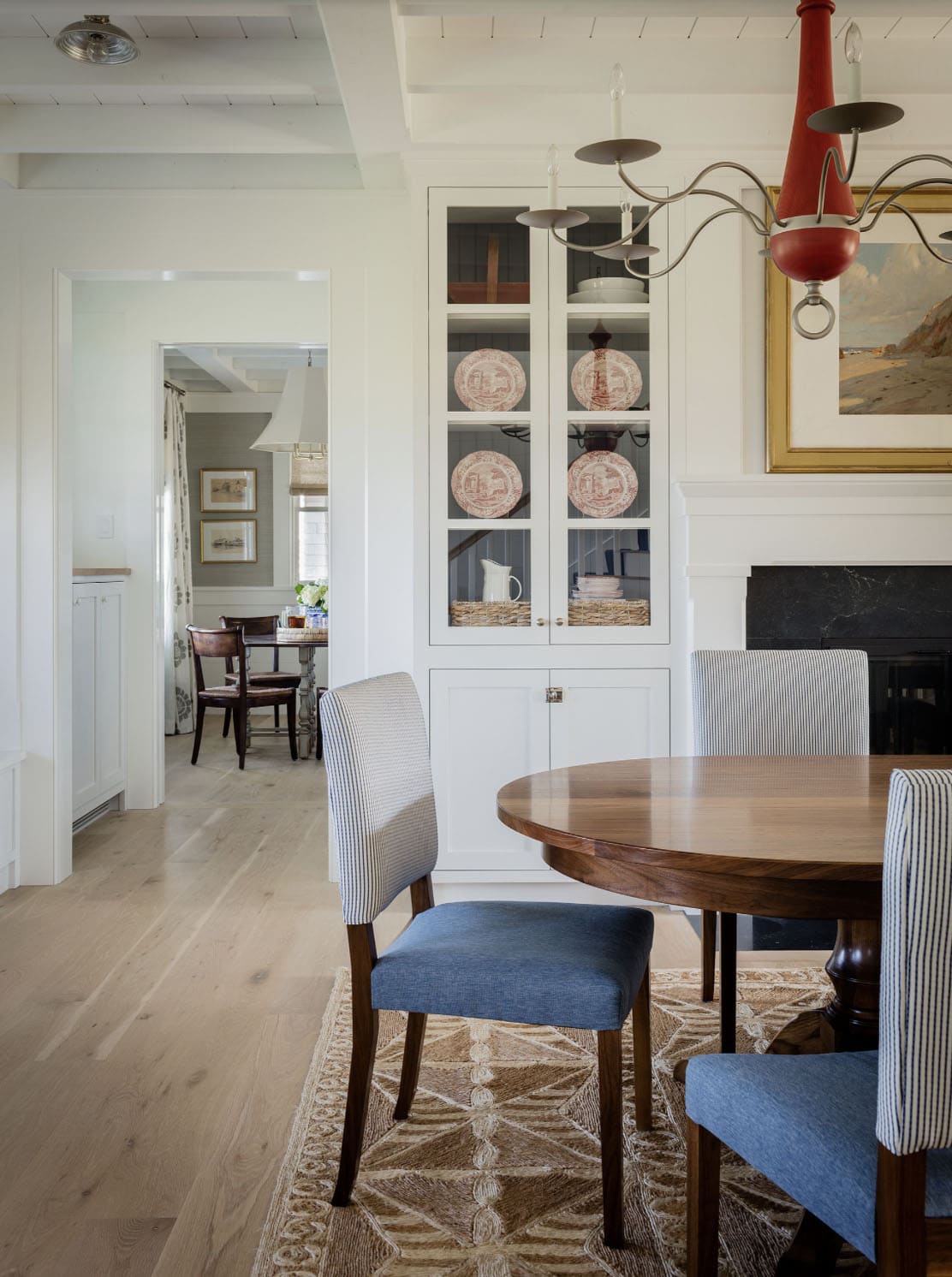 beach-style-dining-room