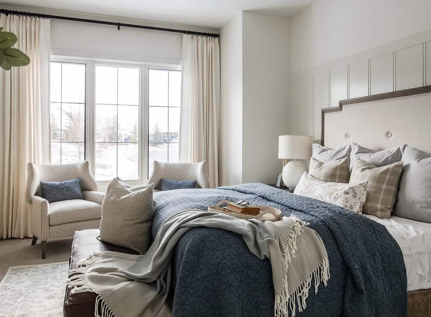 traditional-farmhouse-style-bedroom