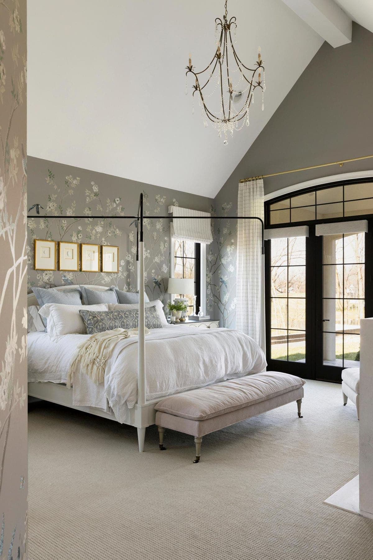 transitional-style-bedroom