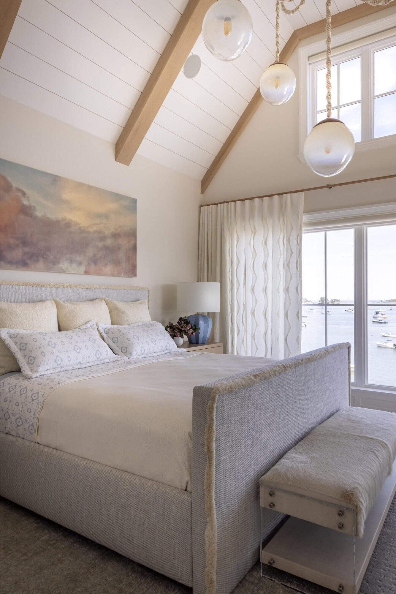 modern-farmhouse-style-bedroom