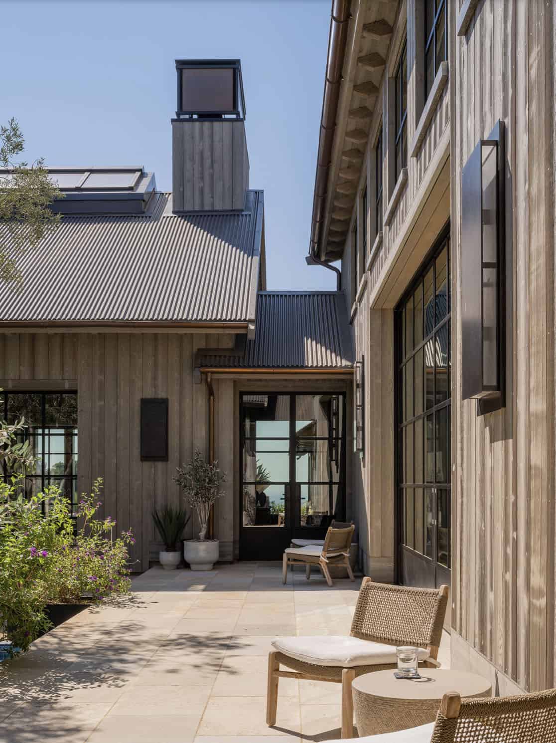 farmhouse-patio