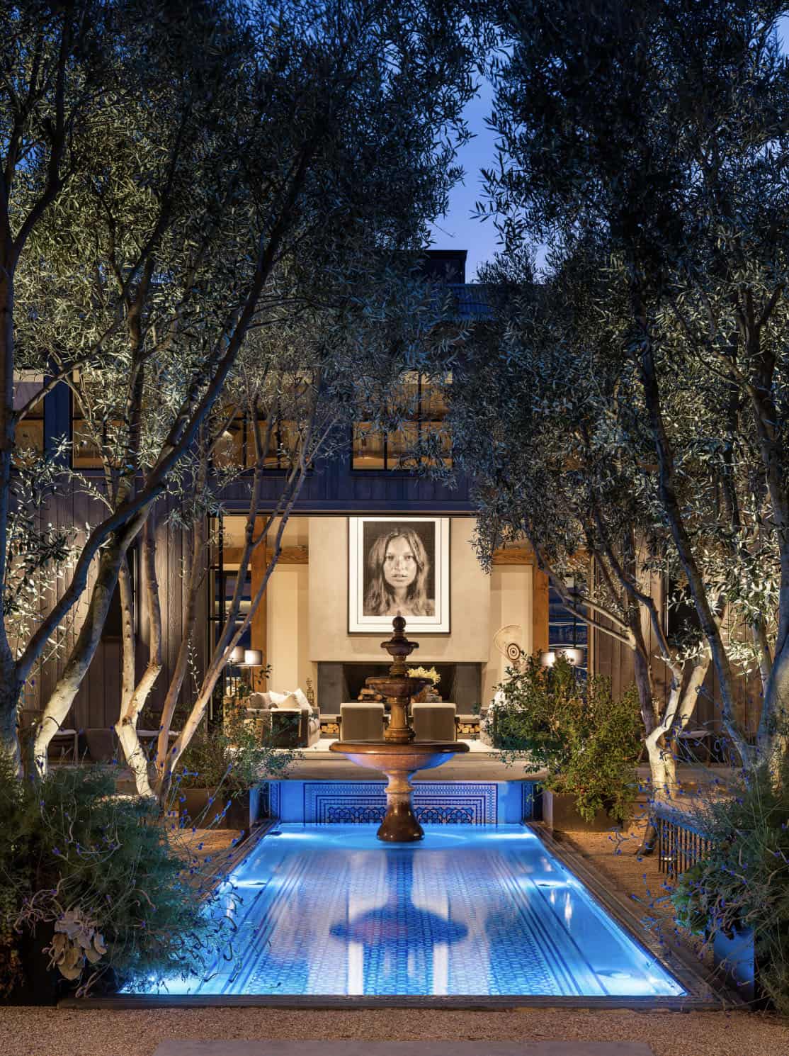 courtyard-with-fountain