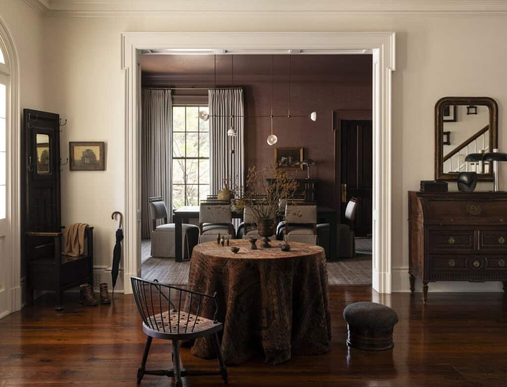 This breathtaking Greek Revival home in Memphis gets a moody makeover