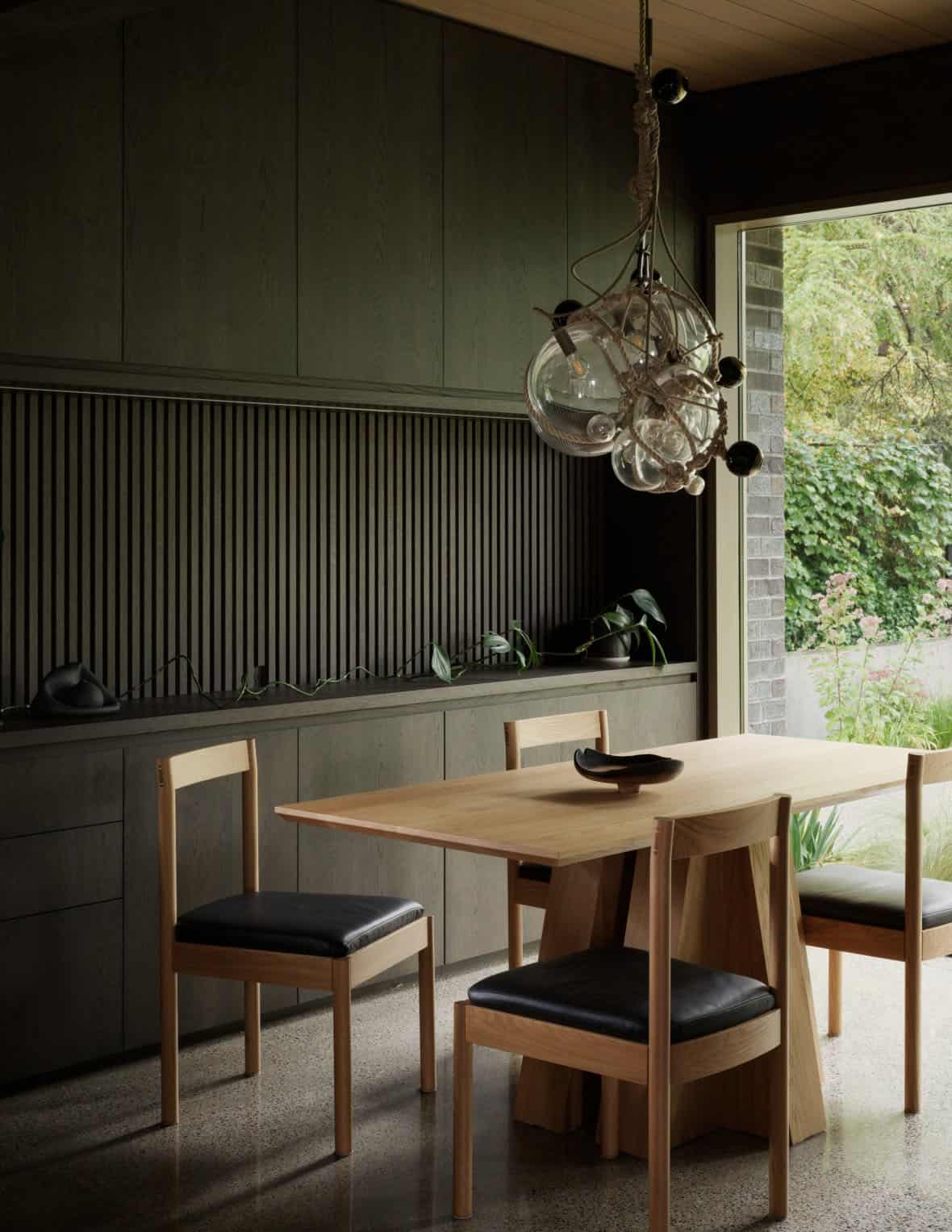 modern-dining-room