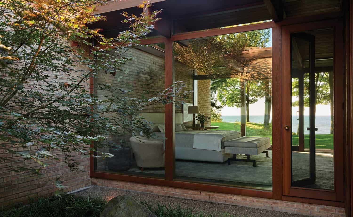 midcentury modern exterior courtyard view into the bedroom