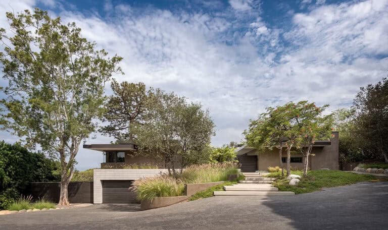 1960s Midcentury modern house gets a peaceful update in Laguna Beach
